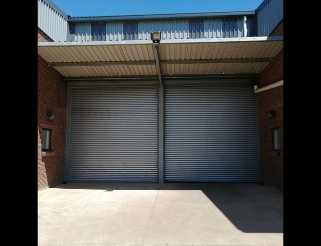 580M² WAREHOUSE TO LET IN WATERFALL